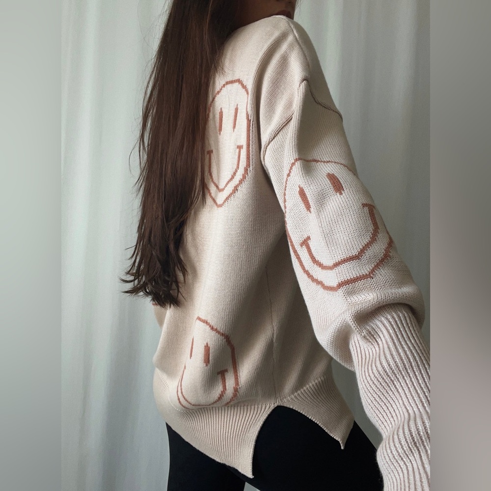 JOYCE SMILEY SWEATER 🆕🔃 — In Beige - Picture 8 of 8